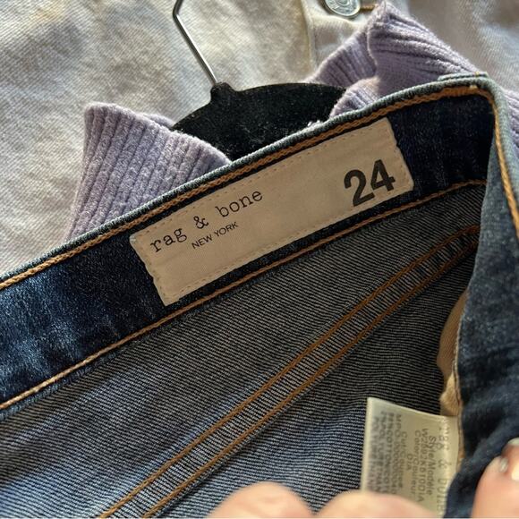 Rag & Bone Dre Straight-Leg Distressed Cropped Jeans in Dia Wash - Picture 9 of 10